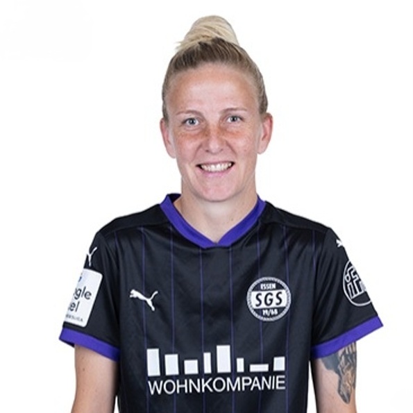 Julia Debitzki